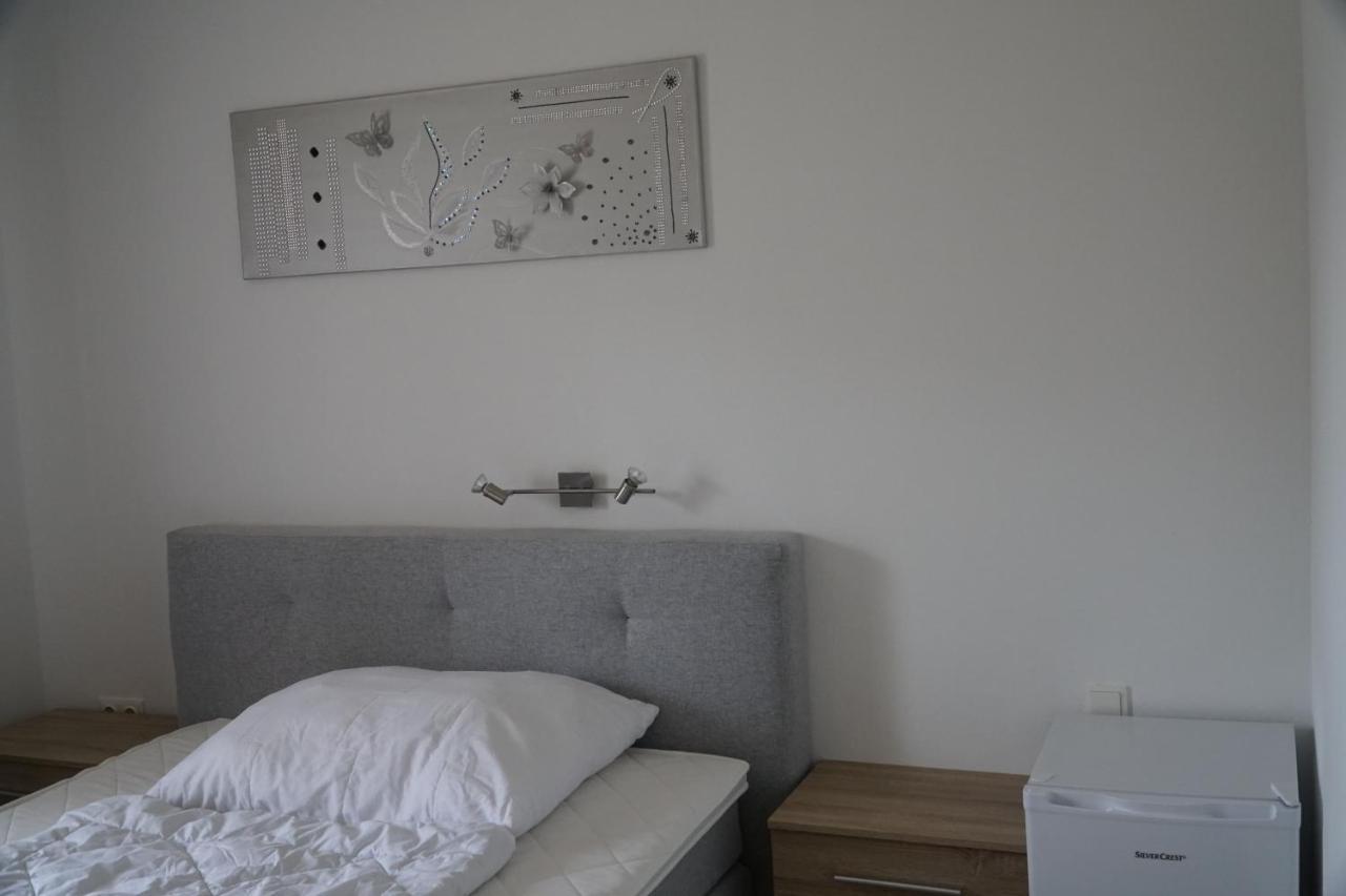Pension-Ferienwohnung Rotar Faak am See Exterior foto